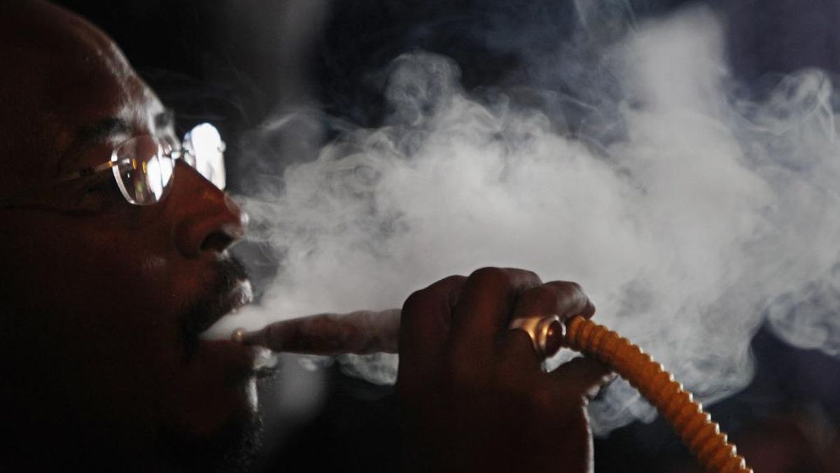 MP raids shisha smoking den two days after ban